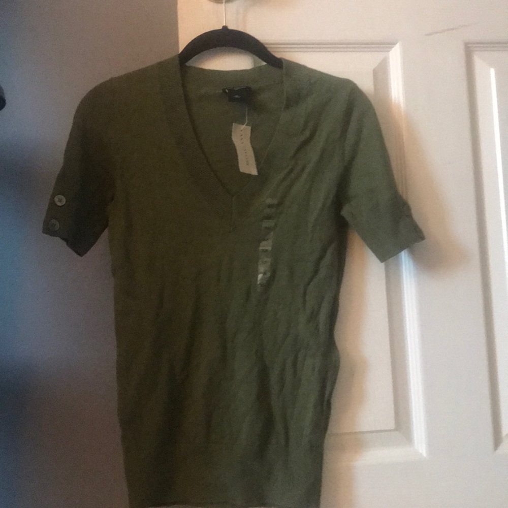 Short sleeve sweater